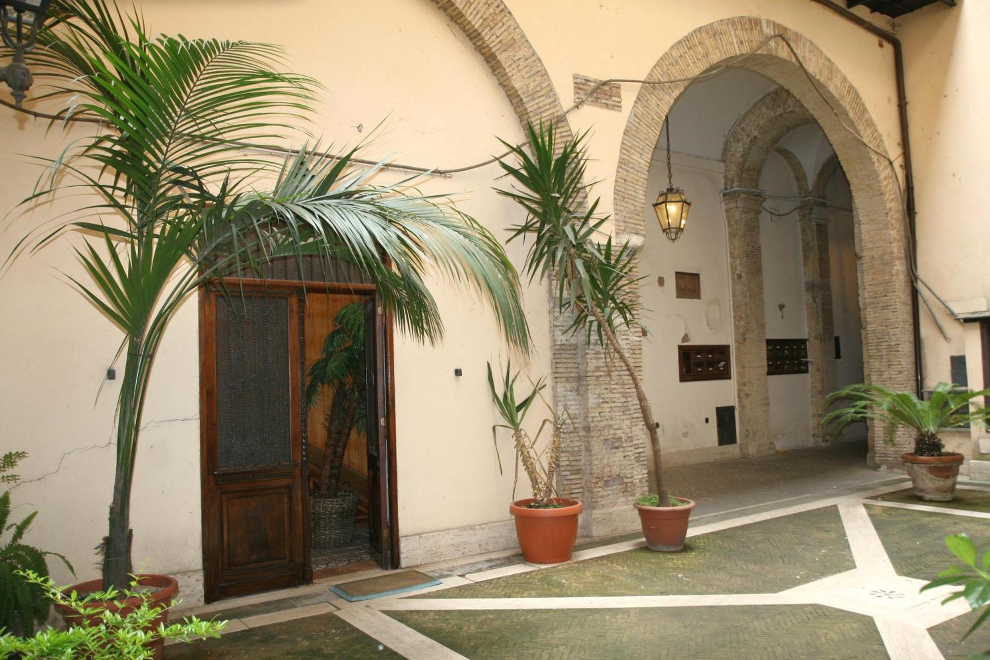 Navona Gallery Suites