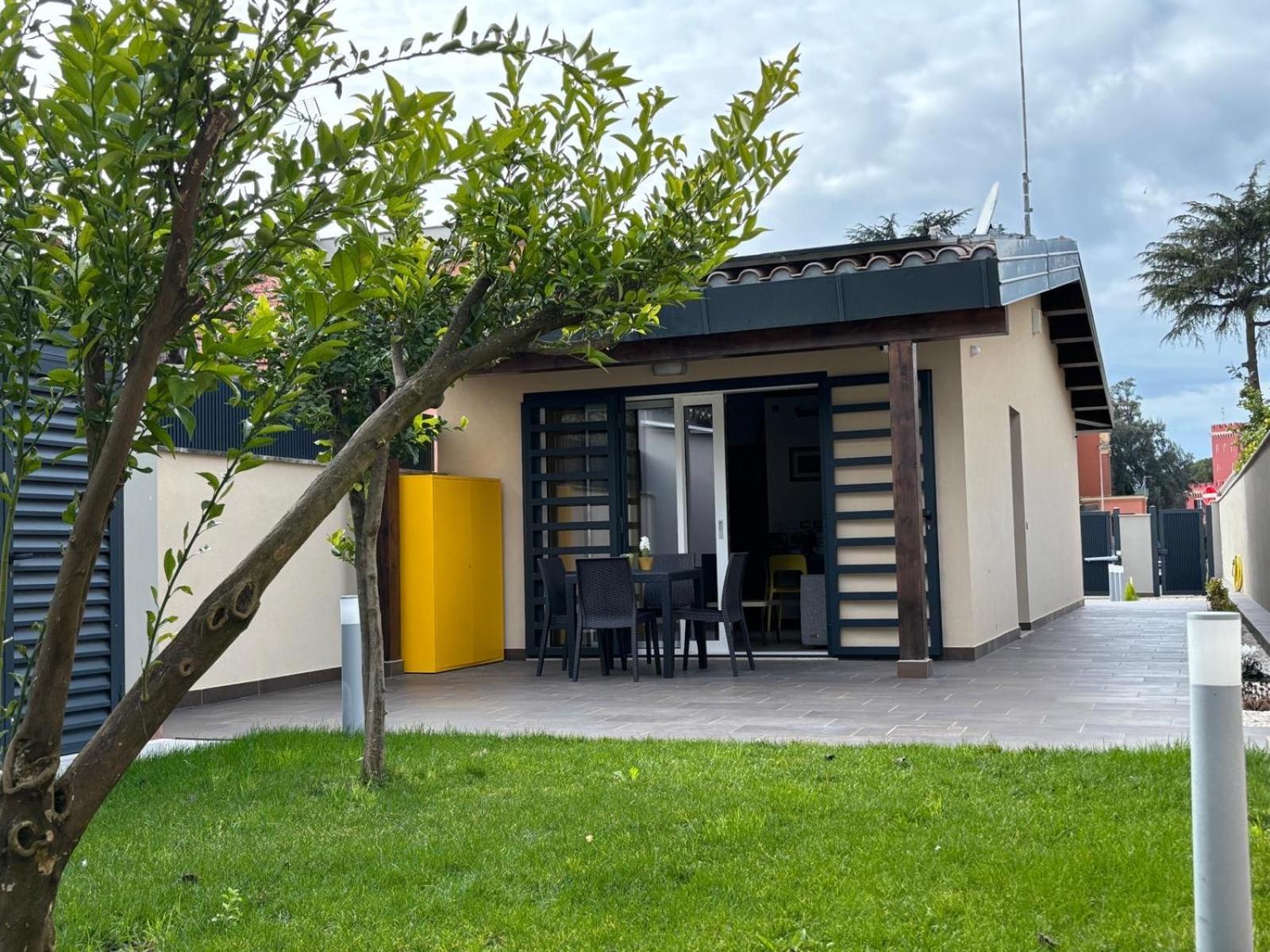 Villino Ancillotto With Garden And Parking Motorcycle Space - Rome